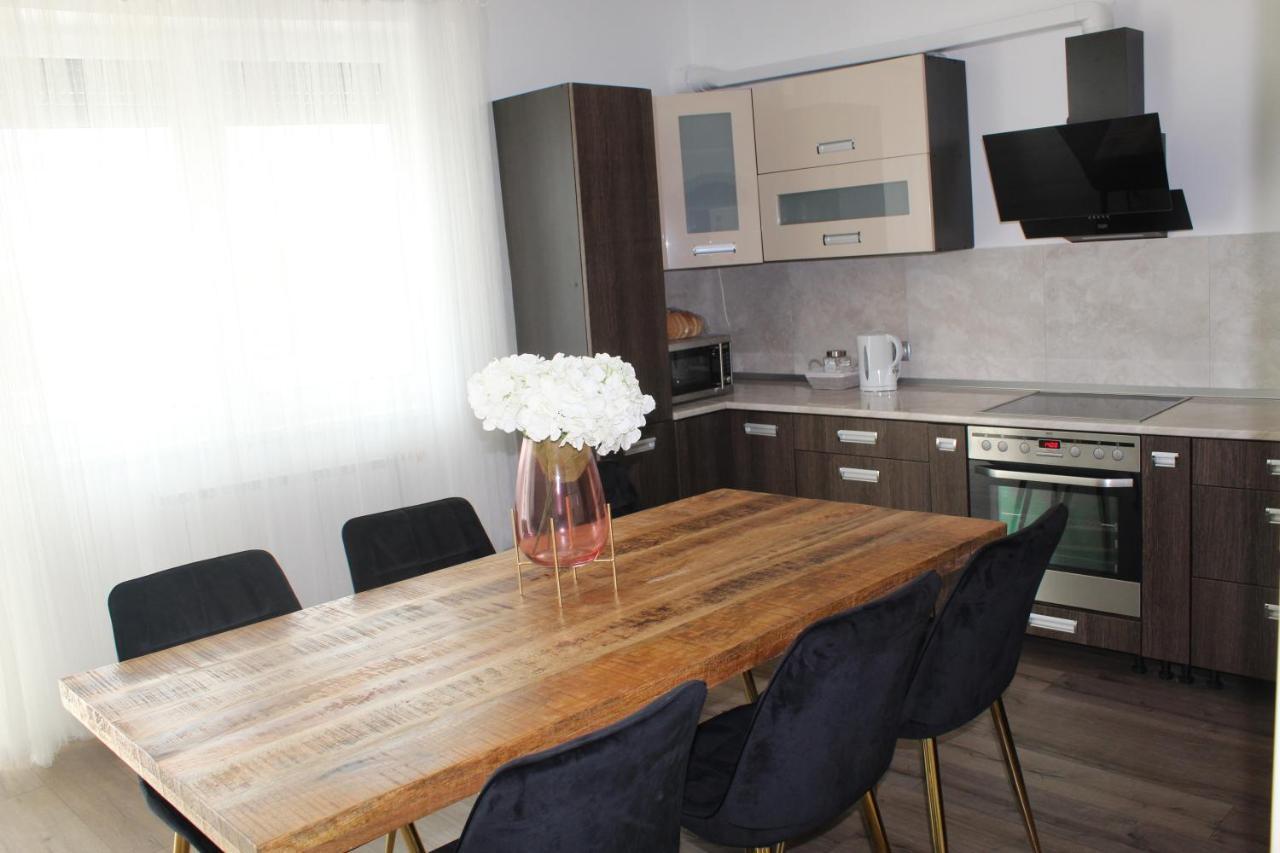 Sunny House Apartman سيغيد المظهر الخارجي الصورة