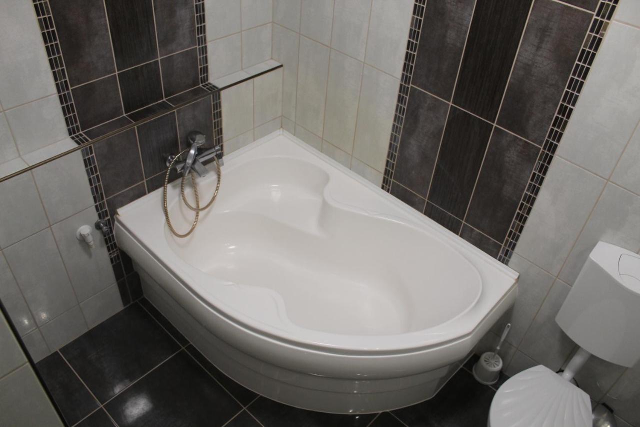 Sunny House Apartman سيغيد المظهر الخارجي الصورة